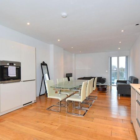 Apartment Wharf - Cambridge Av Лондон Екстериор снимка