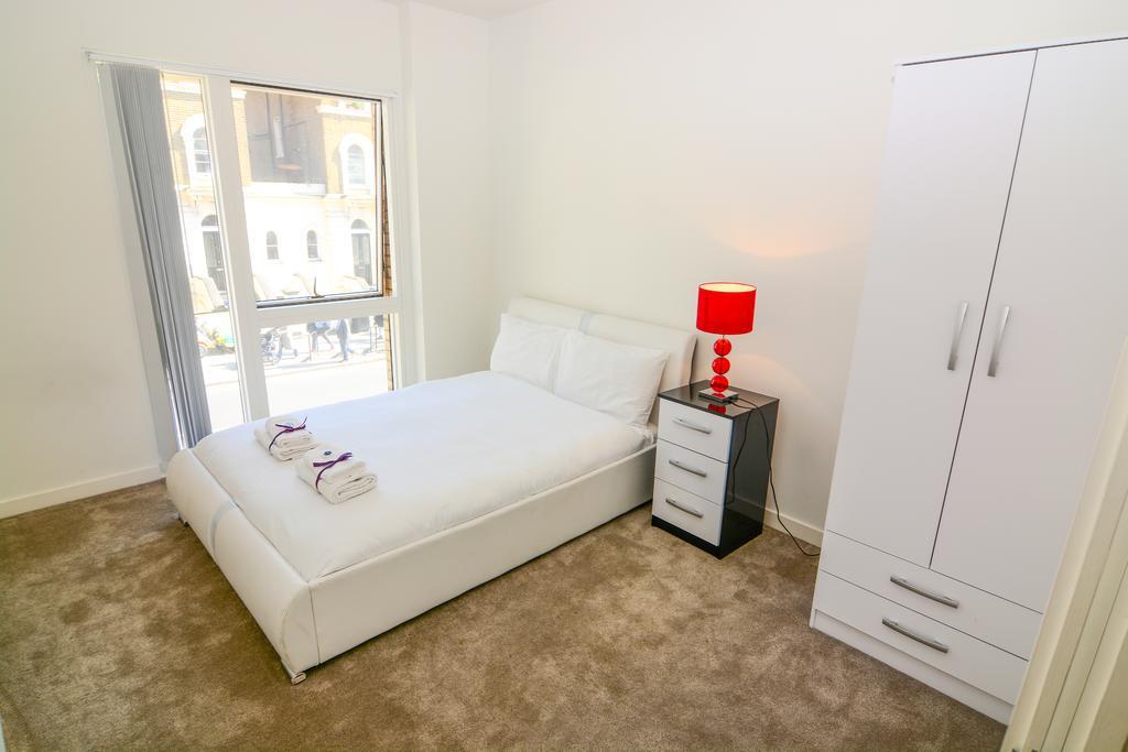 Apartment Wharf - Cambridge Av Лондон Екстериор снимка