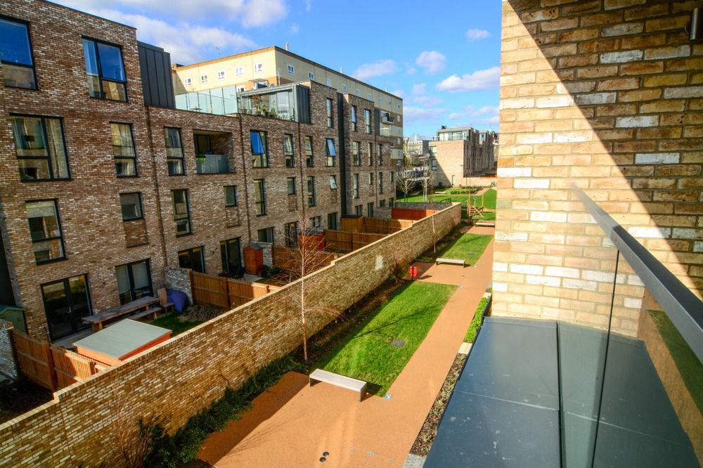 Apartment Wharf - Cambridge Av Лондон Екстериор снимка