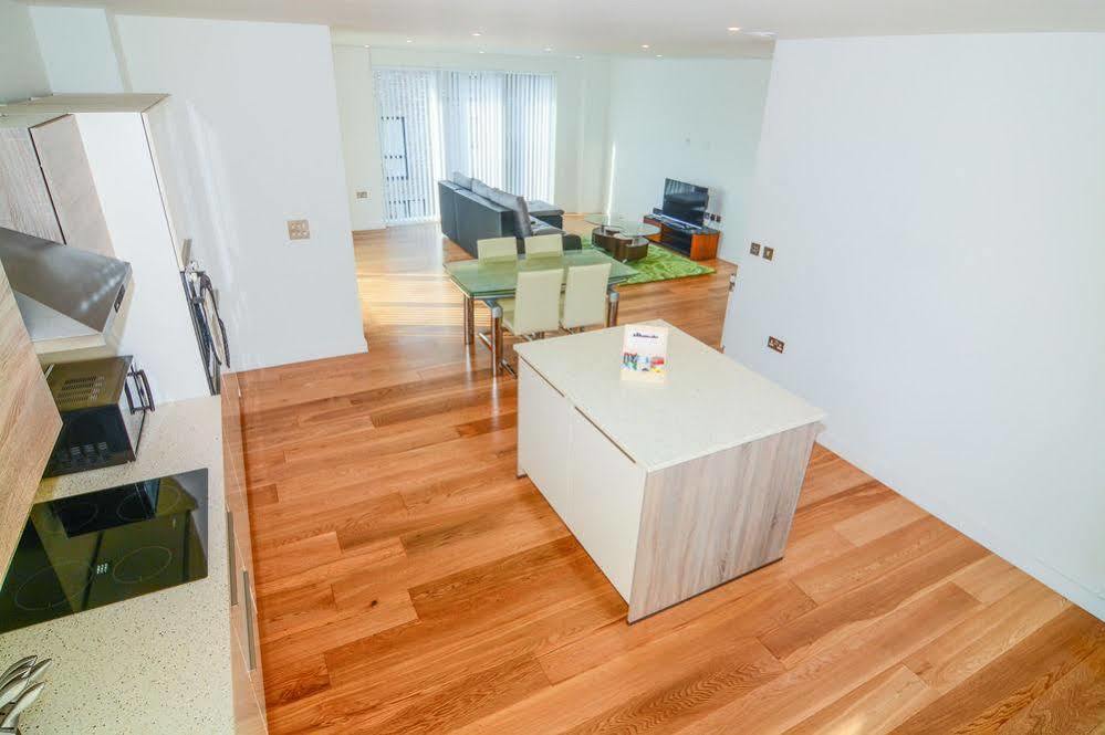 Apartment Wharf - Cambridge Av Лондон Екстериор снимка