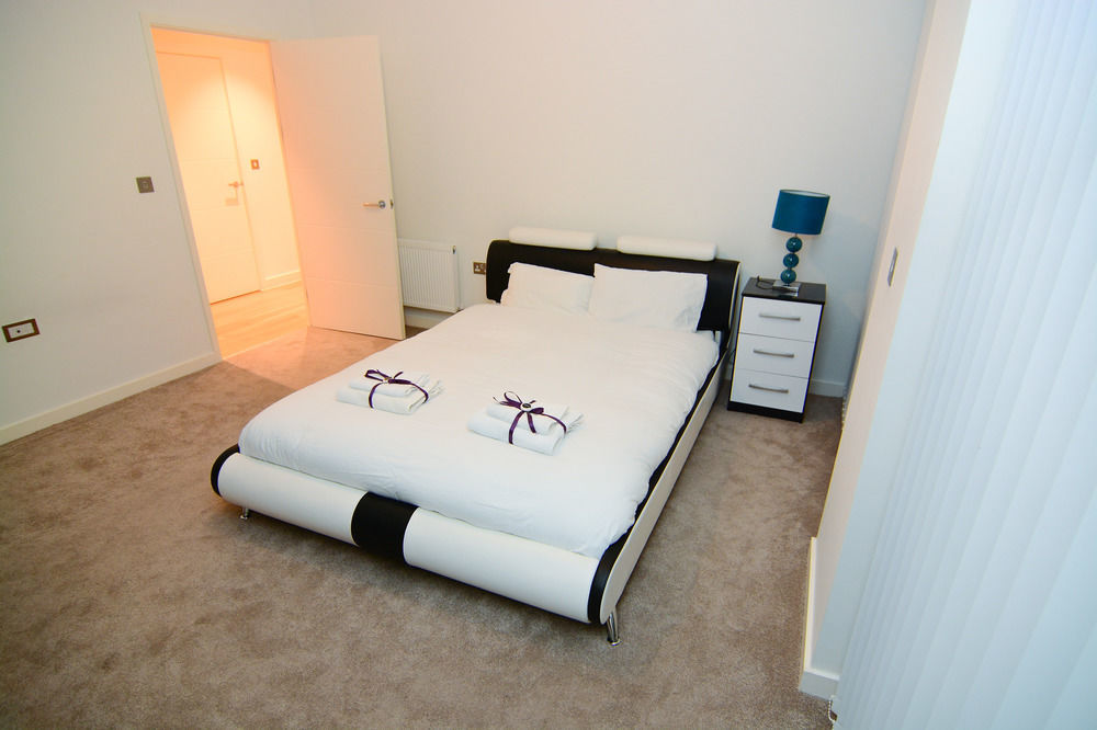 Apartment Wharf - Cambridge Av Лондон Екстериор снимка