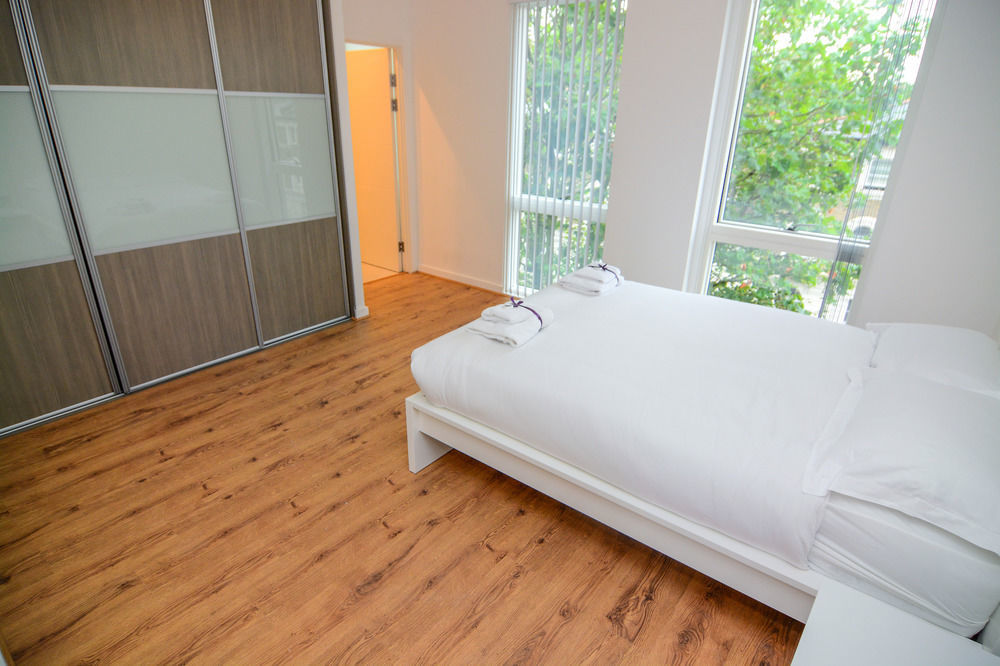 Apartment Wharf - Cambridge Av Лондон Екстериор снимка