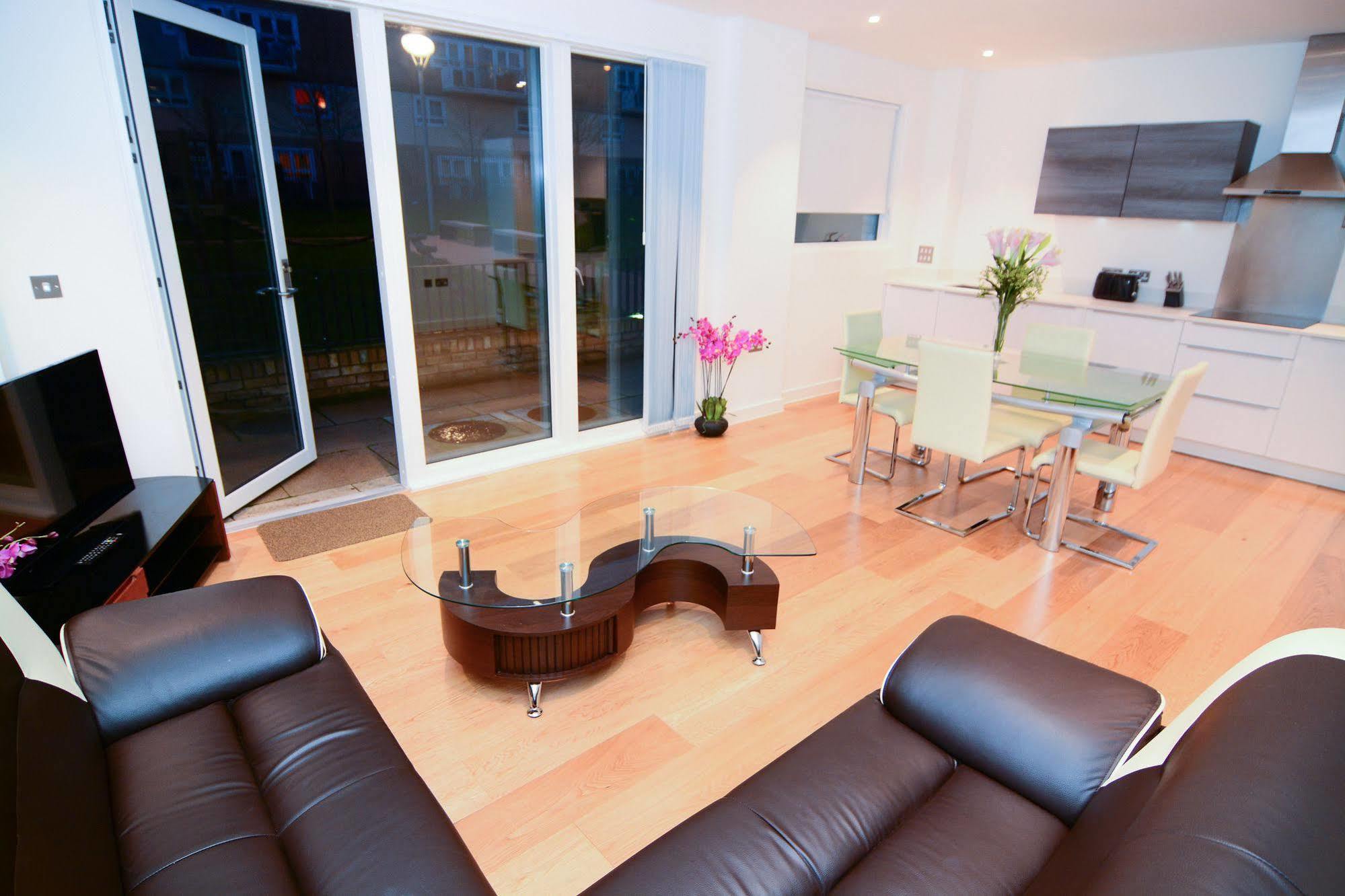 Apartment Wharf - Cambridge Av Лондон Екстериор снимка
