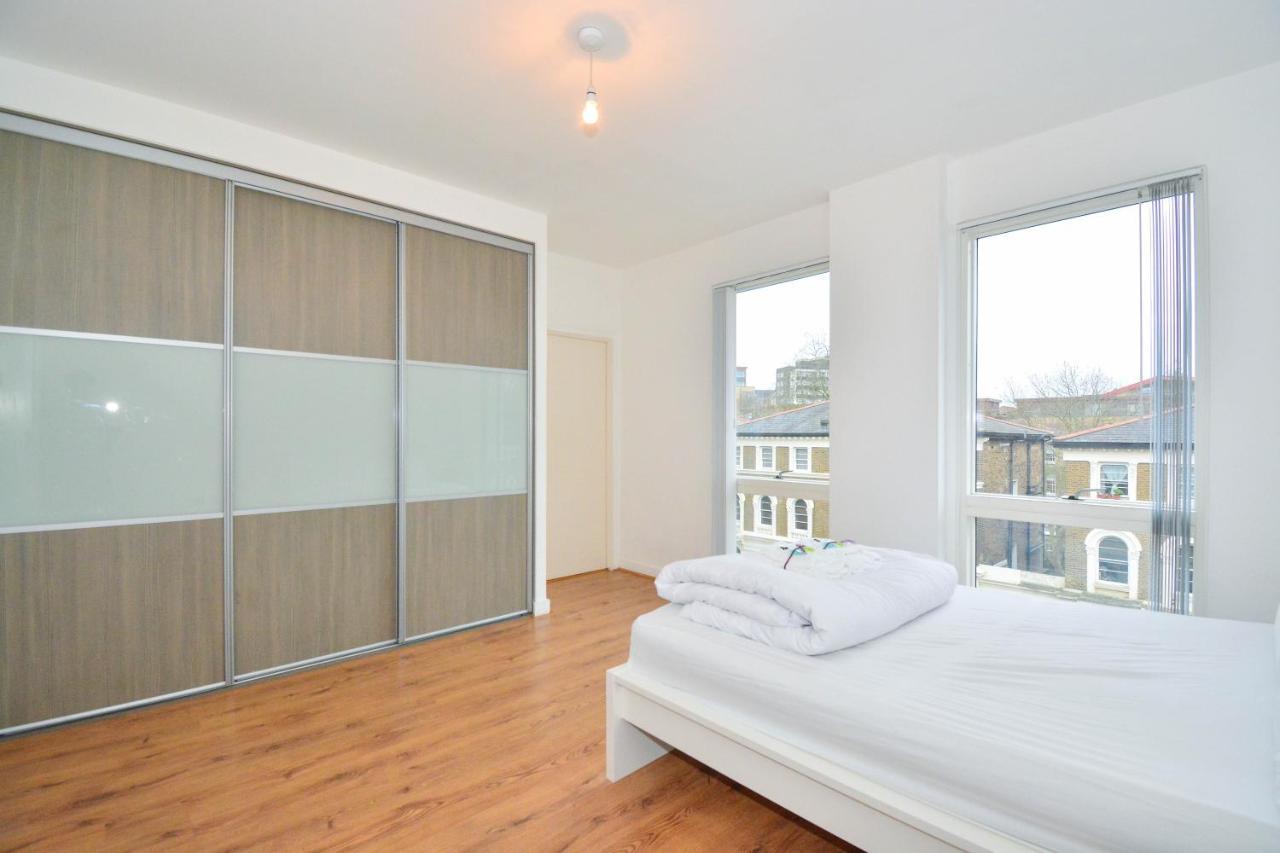 Apartment Wharf - Cambridge Av Лондон Екстериор снимка
