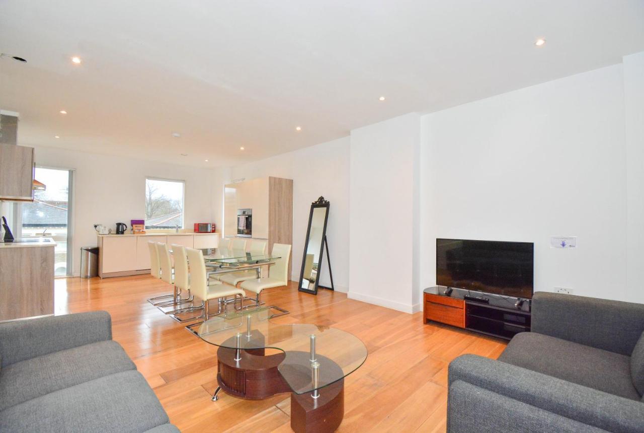Apartment Wharf - Cambridge Av Лондон Екстериор снимка