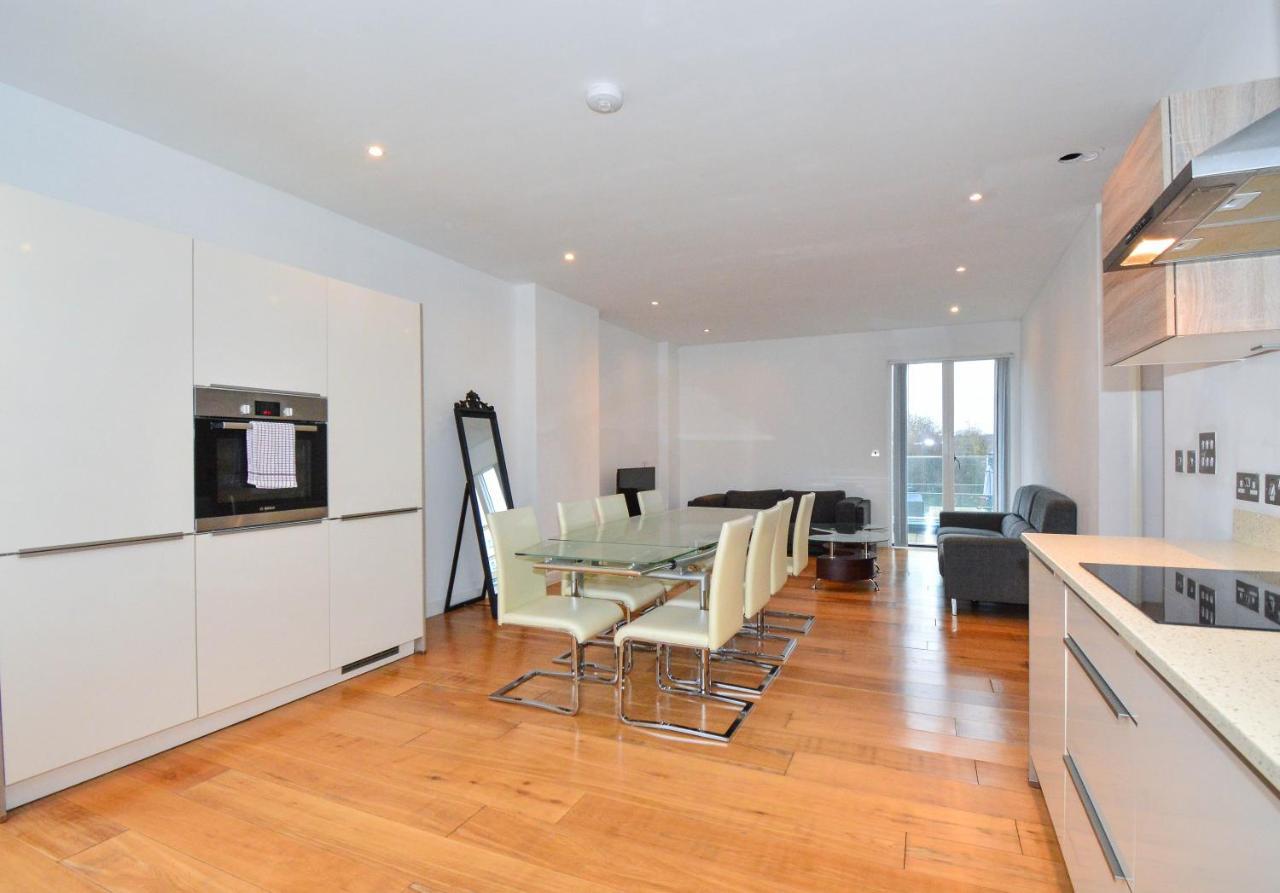 Apartment Wharf - Cambridge Av Лондон Екстериор снимка